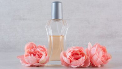 How to Choose Feminine Fragrances Based on Scent Families
